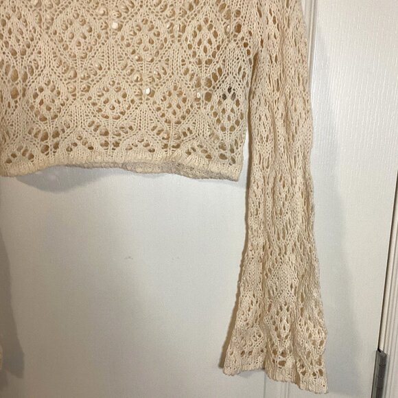 Zara Women's Crochet Cropped Top Size S Long Bell Sleeves Cream Sheer Layering - Picture 3 of 6